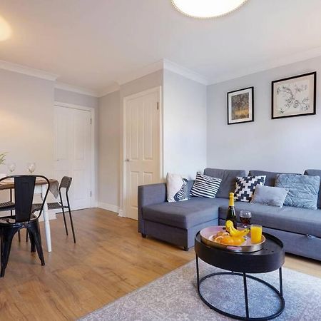 Forthill House - Close To City Centre - Free Parking, Super-Fast Wifi And Smart Tv With Netflix By Yoko Property Villa Milton Keynes Luaran gambar