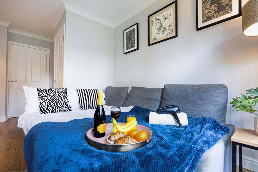 Forthill House - Close To City Centre - Free Parking, Super-Fast Wifi And Smart Tv With Netflix By Yoko Property Villa Milton Keynes Luaran gambar